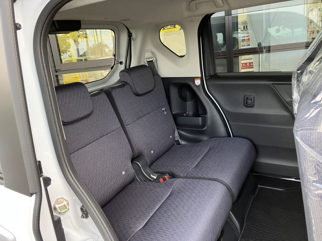 新型ムーヴ　内装